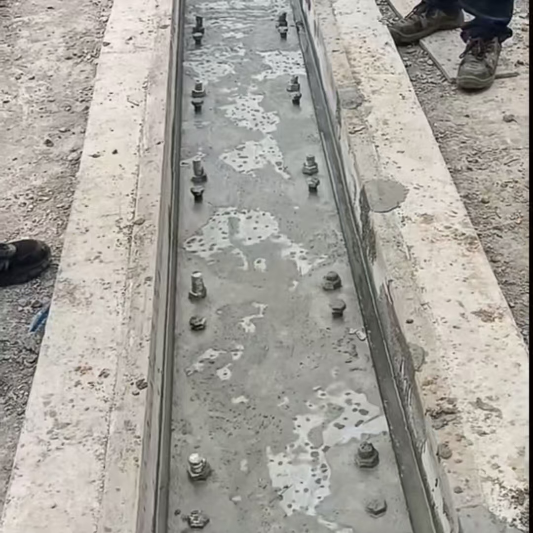 溆浦港口码头起重机龙门吊重型机械设备稳固用早强快凝轨道胶泥